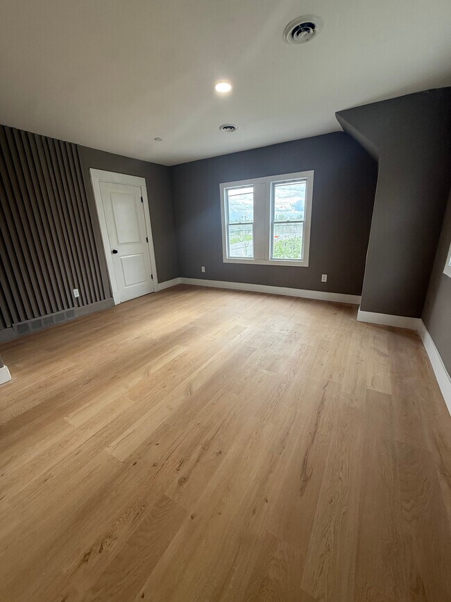 Foto del edificio - 2915 E 59th St