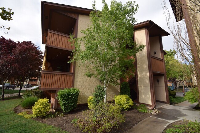 Foto del edificio - Charming 1 Bed 1 bath Condo in the Heart of Fort Union!!!