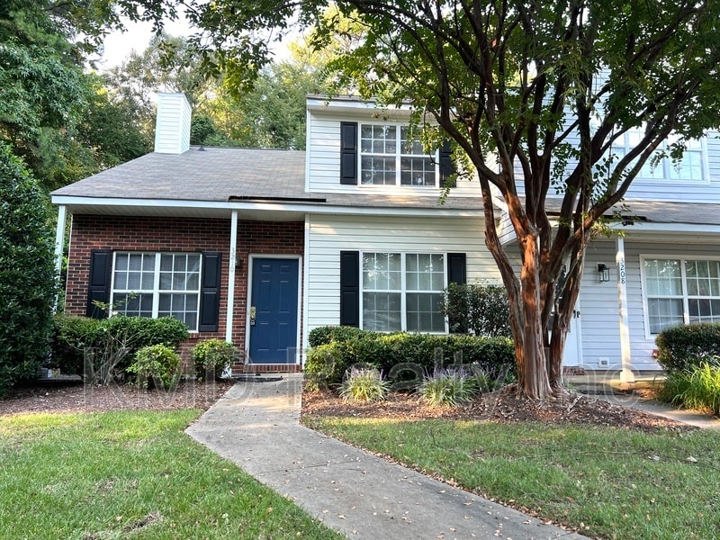 Foto principal - 3210 Summercroft Ln