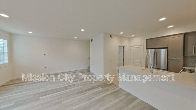 Building Photo - 6558 Calle Koral