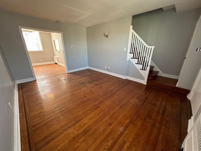 Foto del edificio - Stunning 3-Bedroom Townhome in Oxford Circ...