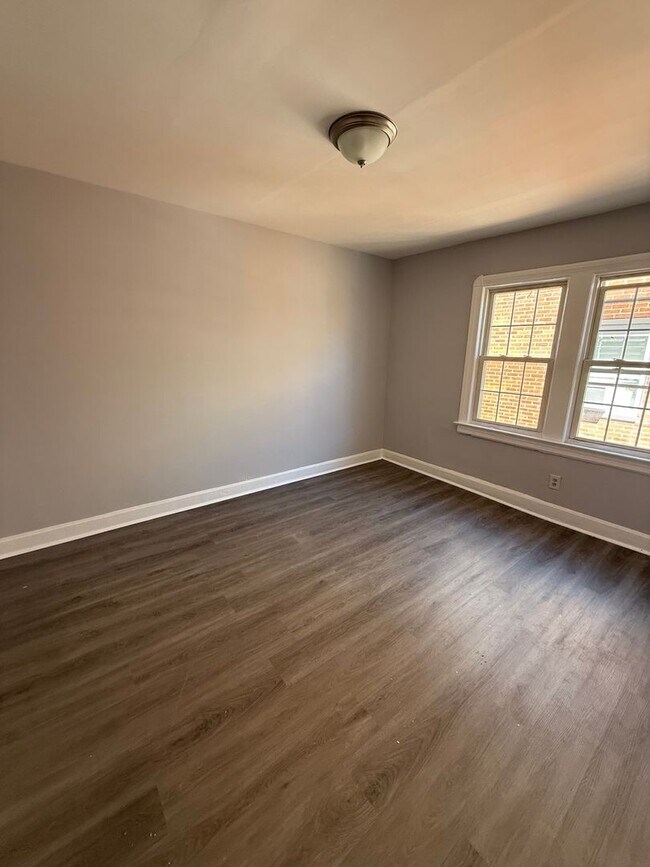 Building Photo - Shaker Heights 2nd/3rd floor combo
