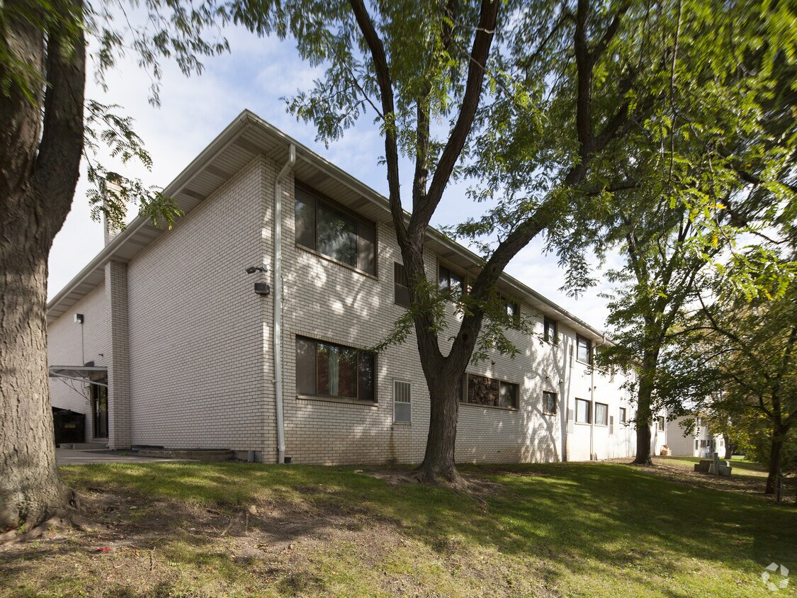 Building Photo - 2845-2855 Ridge Ave