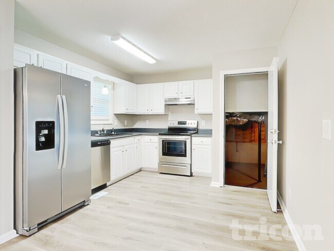 Building Photo - 7 Adair Cove
