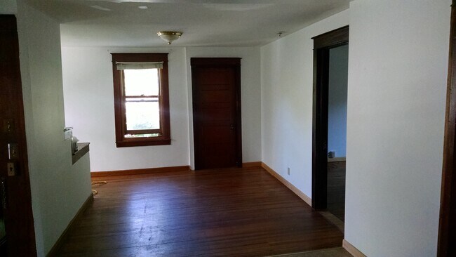 Foto del edificio - 461 Colchester Ave