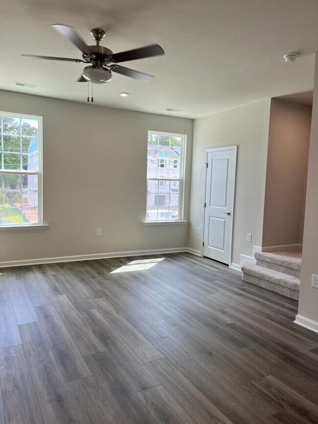 Building Photo - 6517 Pathfinder Wy