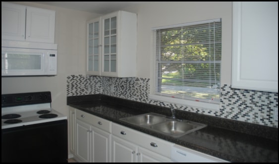 Building Photo - 2038 Dellwood Place
