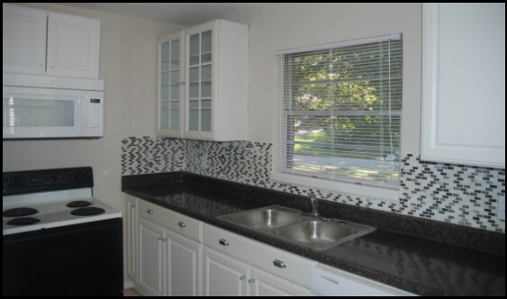 Foto del edificio - 2038 Dellwood Place