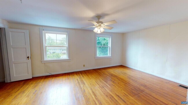 Building Photo - 1302 Crozet Ave