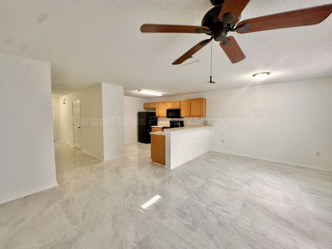 Building Photo - 5081 Kingscrest Ln