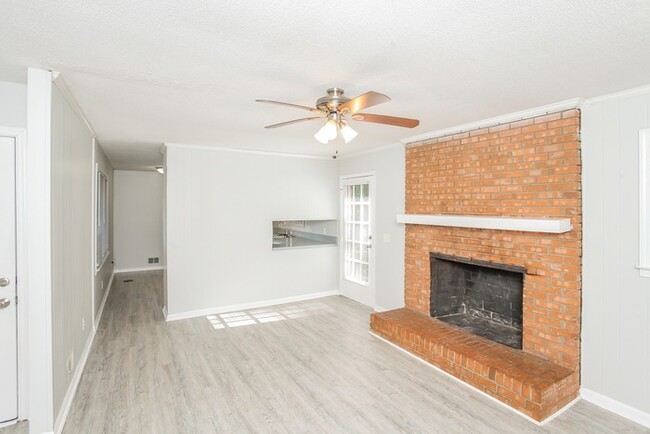 Building Photo - 4 Bedroom Home in West Columbia!