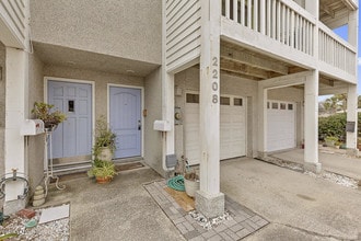 Building Photo - 2208 OCEAN S Dr