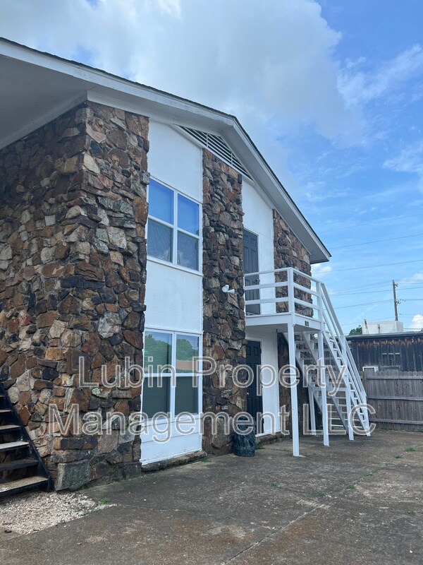 Building Photo - 3969 Southlawn Ave