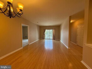 Building Photo - 224 Breeders Cup Dr