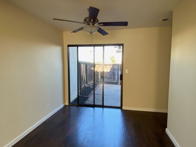 Building Photo - Condo for Lease