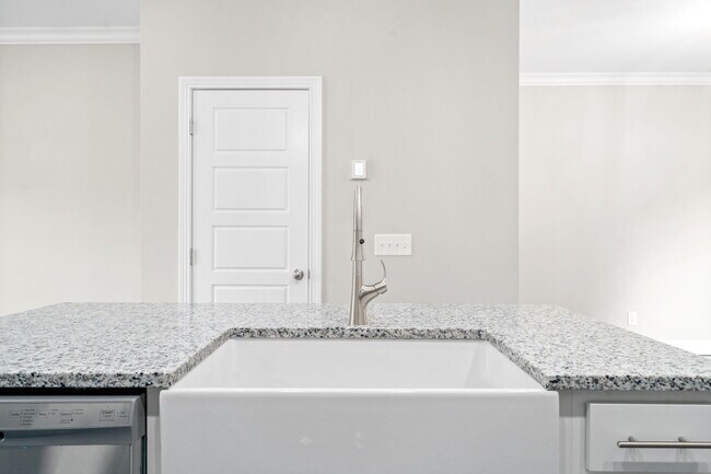 Foto del edificio - 804 Lynes St