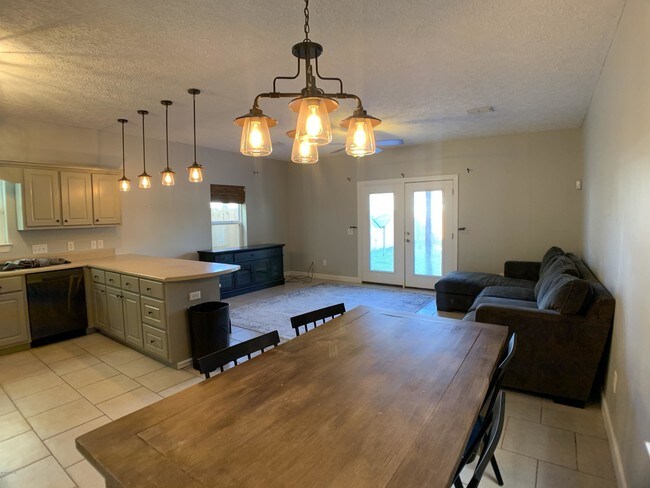 Building Photo - 6230 Sunset Dr