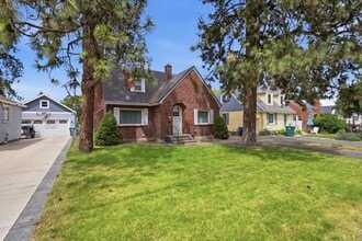 Building Photo - 414 W 29th Ave