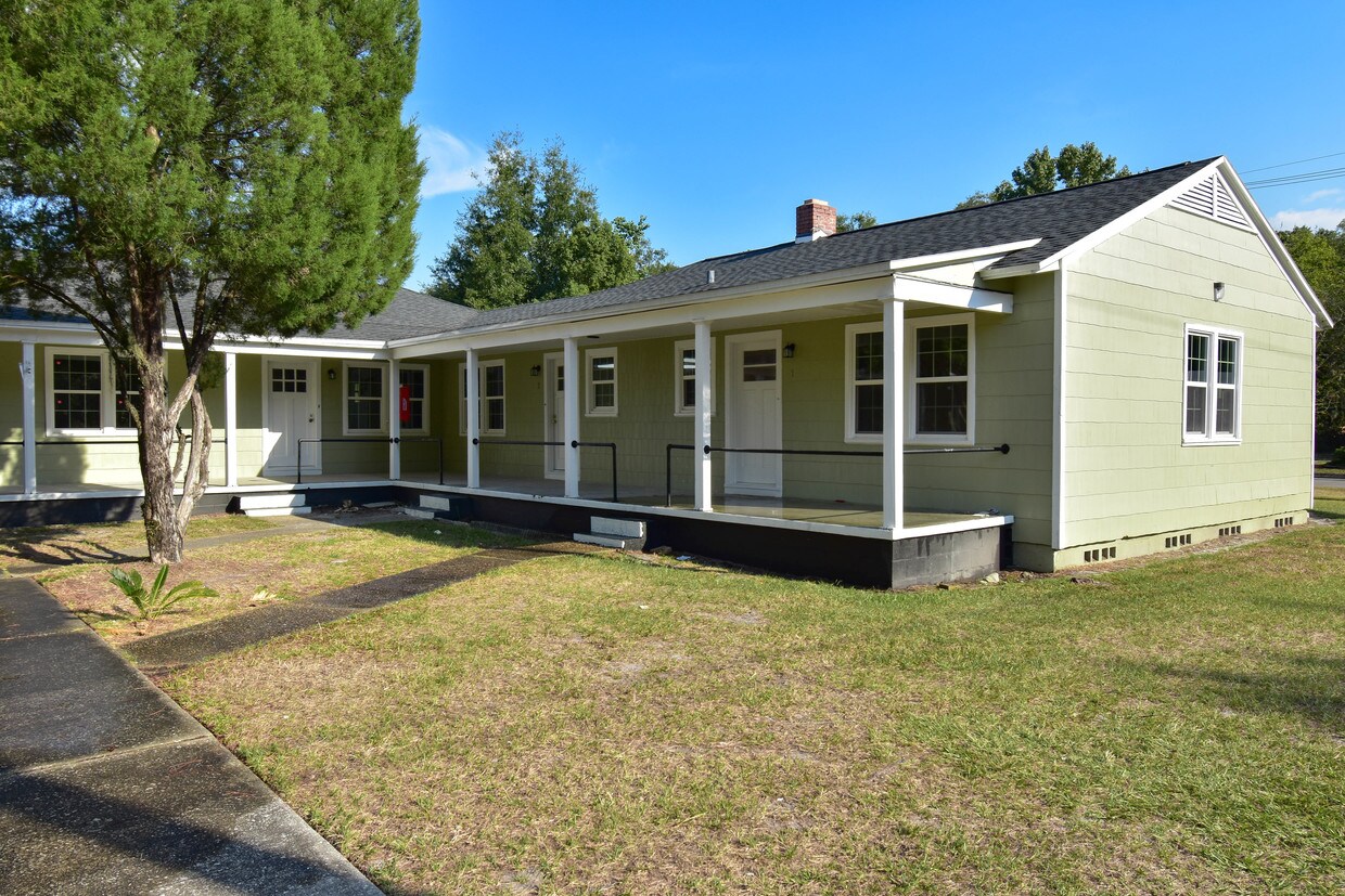 Primary Photo - 305 NE 9th St