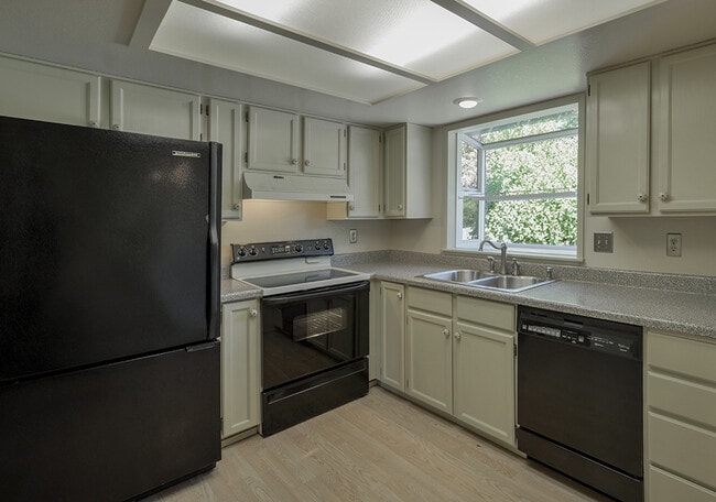 Building Photo - Comfortable Home located Kent's East Hill