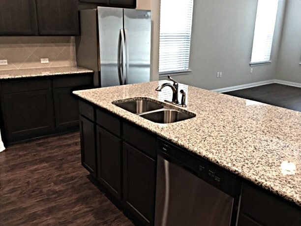 Foto del edificio - 5613 Gerard Dr