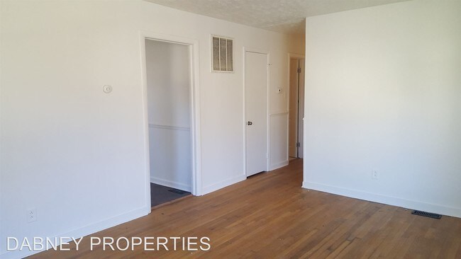 Building Photo - 3 br, 1 bath House - 519 South Oak Ave