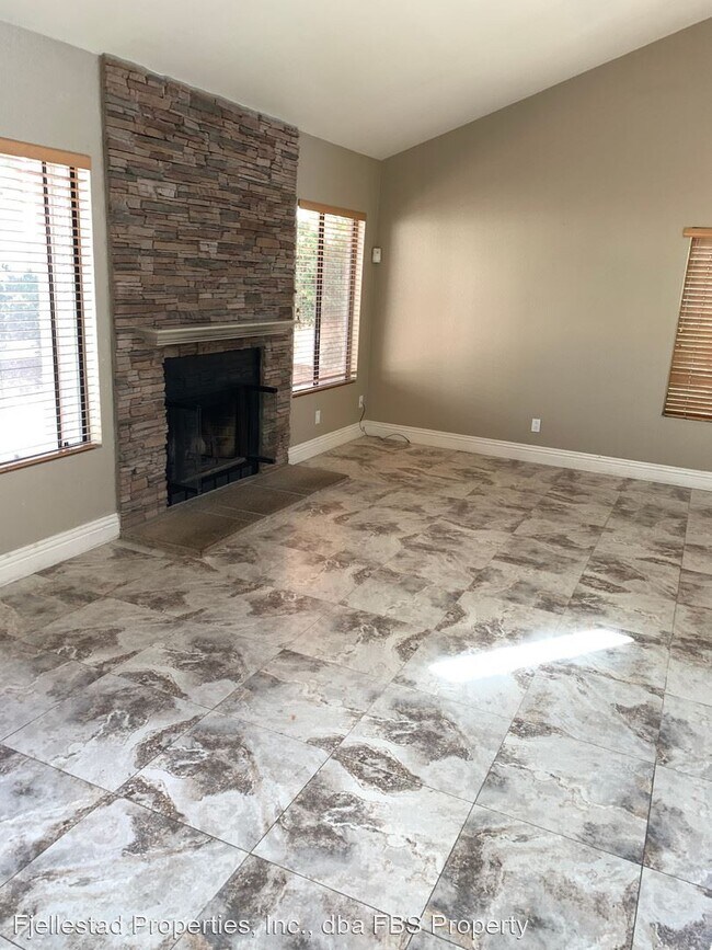 Building Photo - 3 br, 3 bath House - 2051 Sea Village Circle