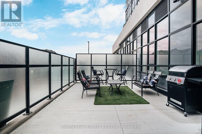 Photo du bâtiment - 395 Dundas St W