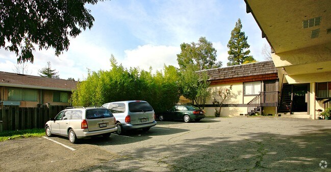 Building Photo - 1598 Sir Francis Drake Blvd