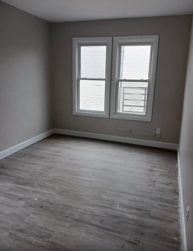 Foto del edificio - 94 Hawthorne Ave