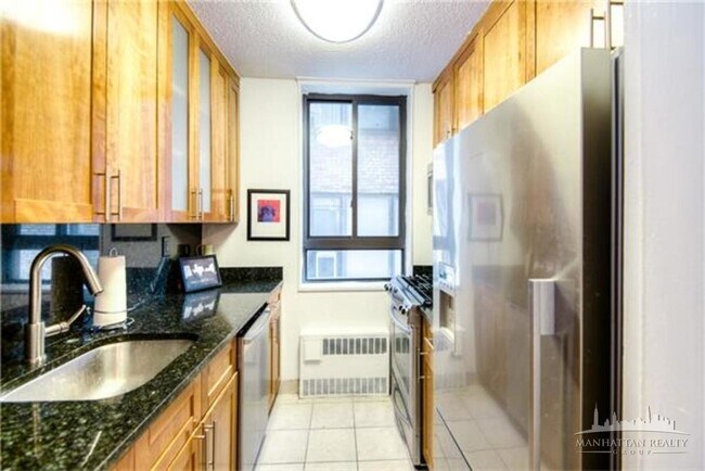 Building Photo - 314 E 34th St