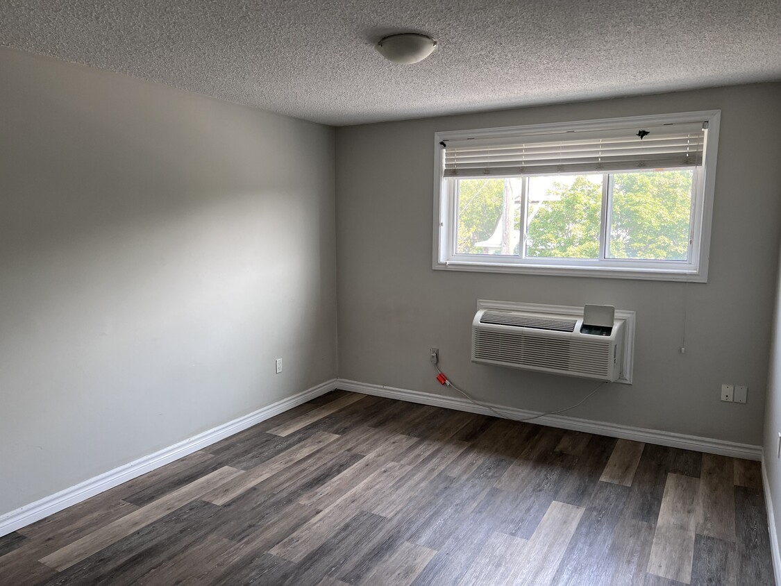Photo principale - Bachelor Unit Available