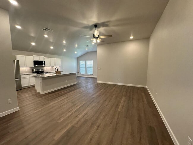 Building Photo - Brand New 3/2/2 in Cypress Ranch!
