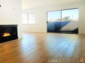 Building Photo - 811 6th Ct