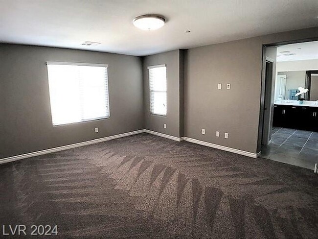 Building Photo - Great West Henderson Location!
