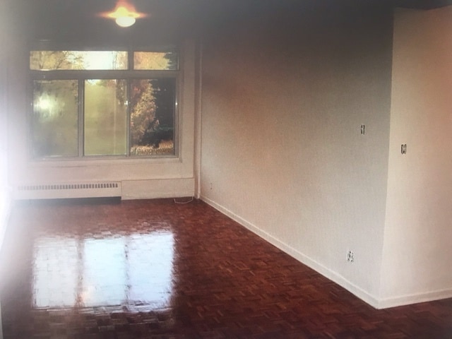 Building Photo - 4010 Av Northcliffe
