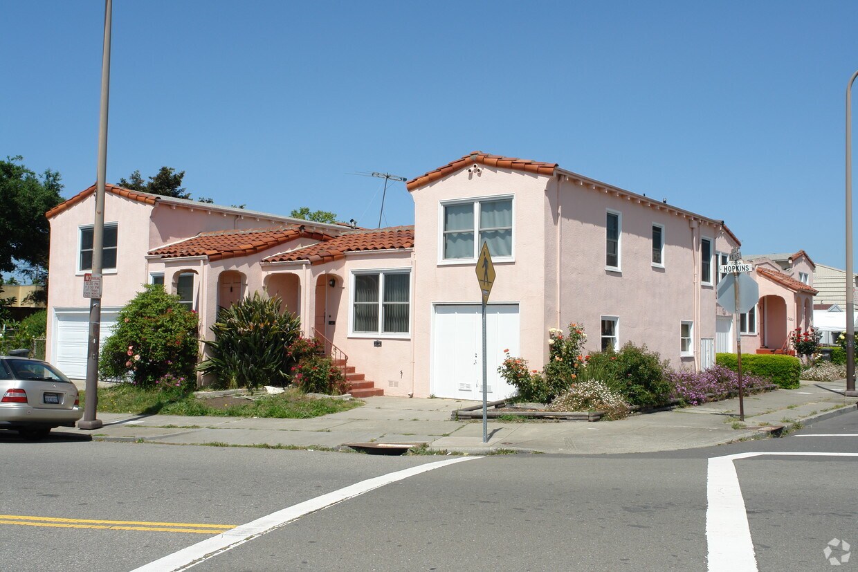 Primary Photo - 1109-1111 Hopkins St