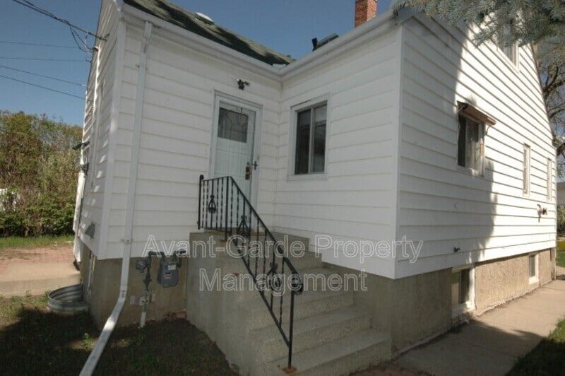 Primary Photo - 12114-12102 102 St NW
