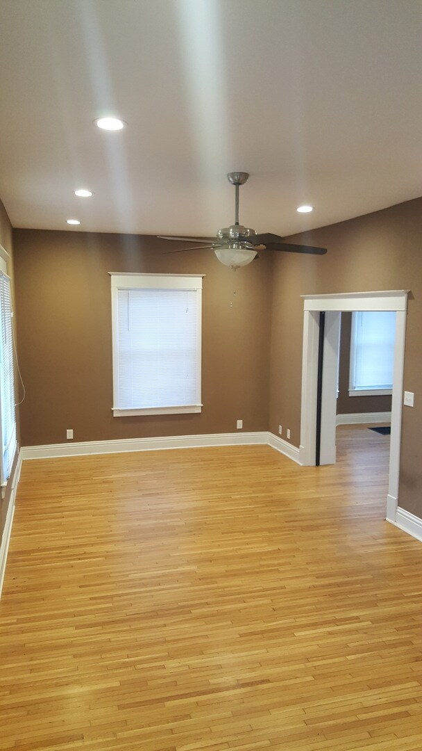 Foto del edificio - August lease-1207 Houston Street-$1700
