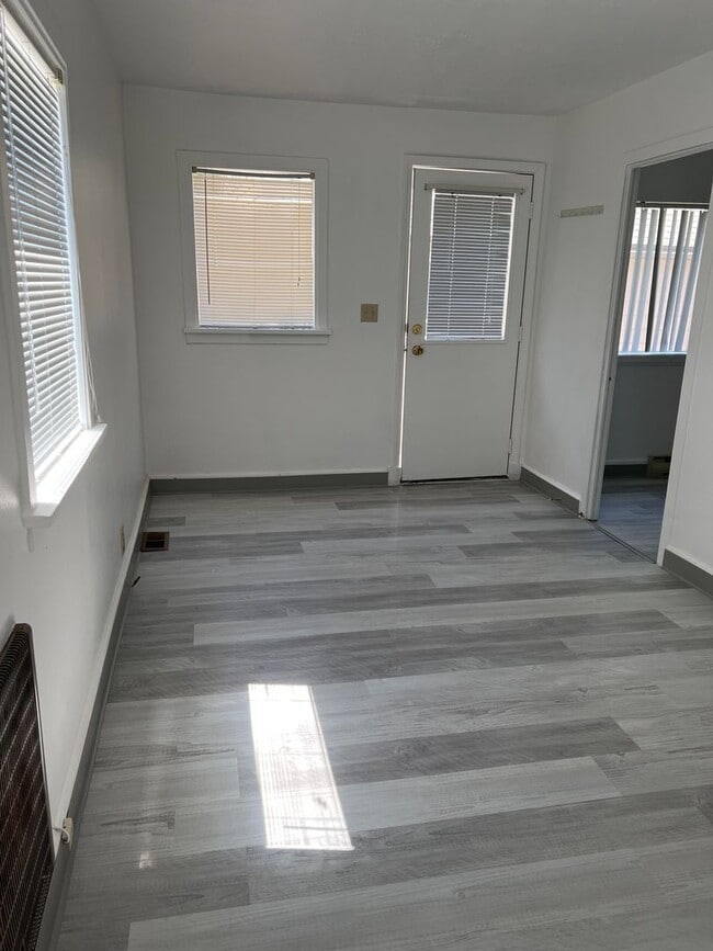 Building Photo - 1120-1130 NE Shaw Street