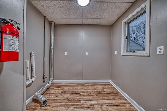 Building Photo - 60 Velore Ave