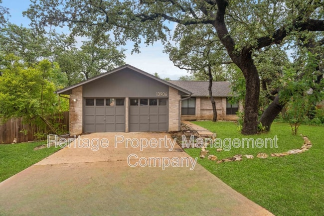 Building Photo - 13906 N Hills Village Dr