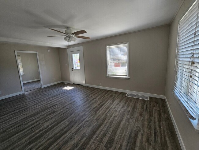 Foto del edificio - 2118 E 5th St