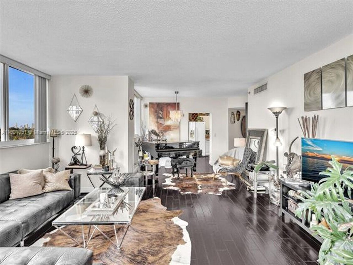 Photo - 6422 Collins Ave appt 701 (A11901091)