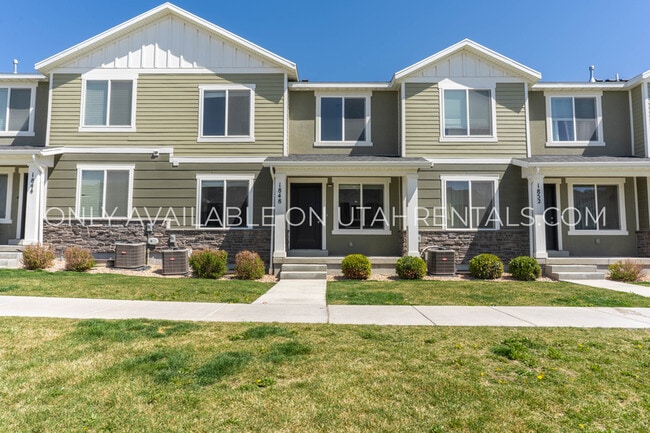 Building Photo - 1848 S 410 W