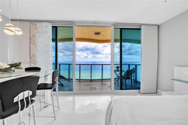 Foto del edificio - 2501 S Ocean Dr