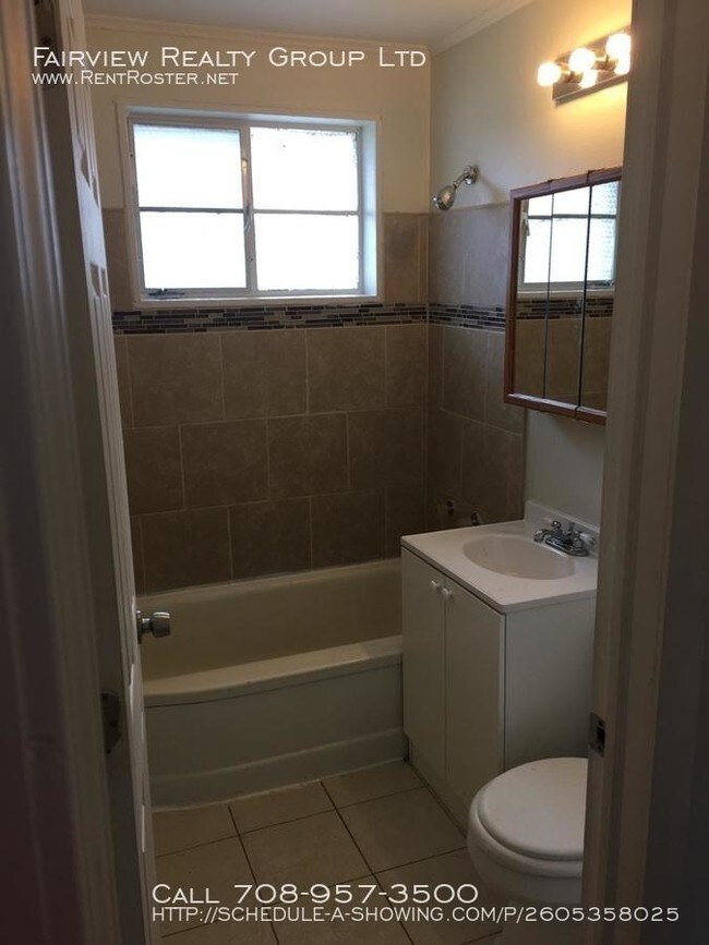 Building Photo - 2 bedroom in Park Forest IL 60466
