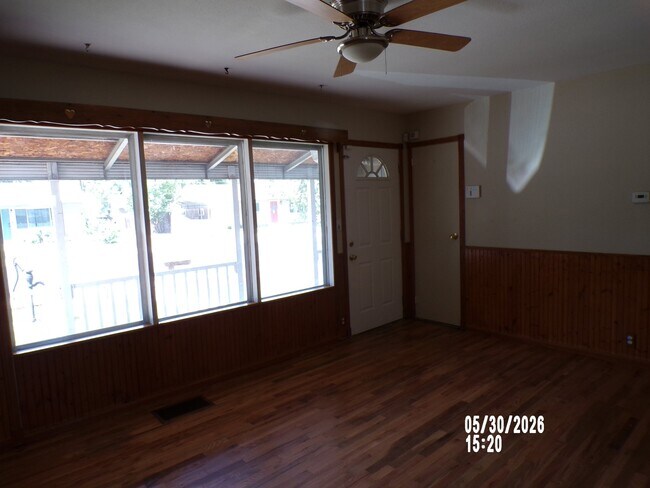 Foto del edificio - 1137 Florence Ave