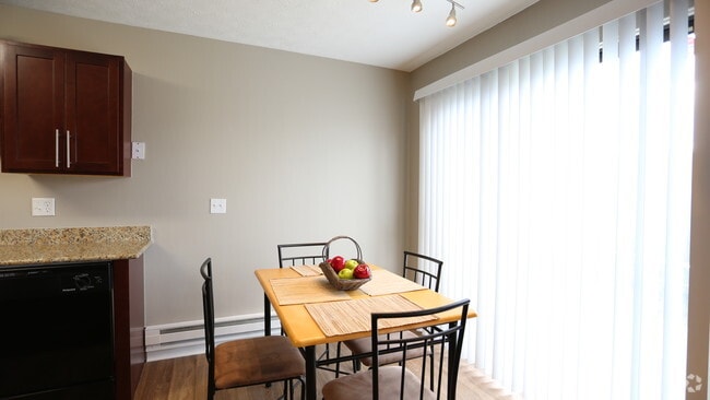 Dining Area - Wyndham Ridge Townhomes