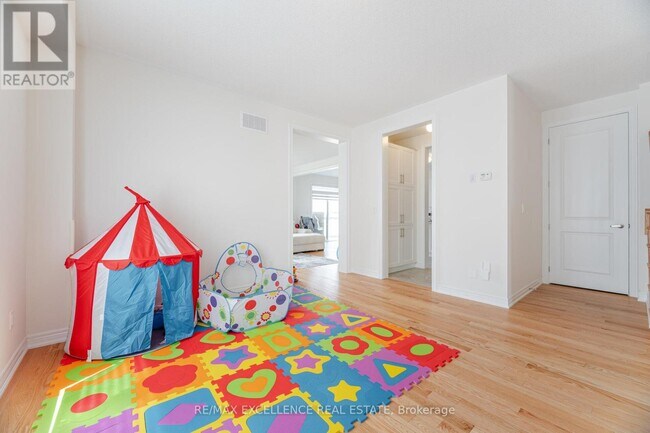 Building Photo - 1409 Davis Lp